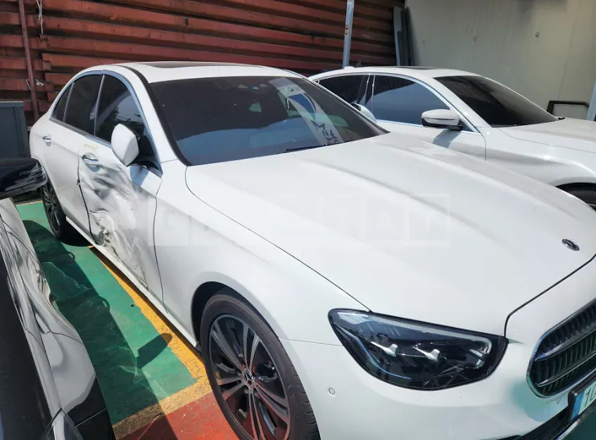 Photo 2 of 5: 2022 Mercedes-Benz E250 — Korean insurance auction