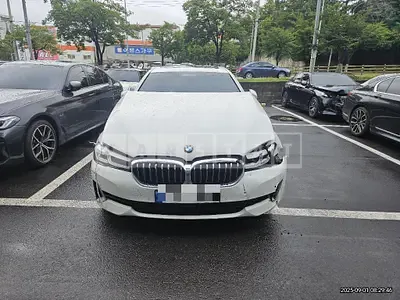 Photo 1 of 94: 2023 BMW 520i — Korean insurance auction