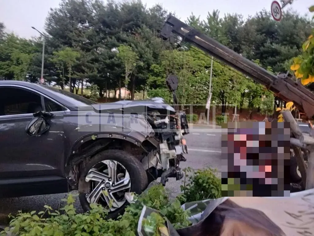 Photo 2 of 2: 2020 Hyundai Santa Fe TM — Korean insurance auction