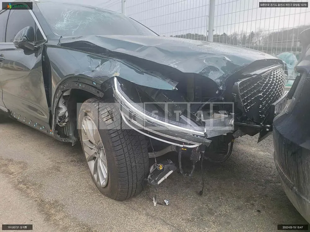 Photo 2 of 14: 2021 Genesis GV70 Diesel 2.2, VIN KMTMB81ABMU005117 — Korean insurance auction
