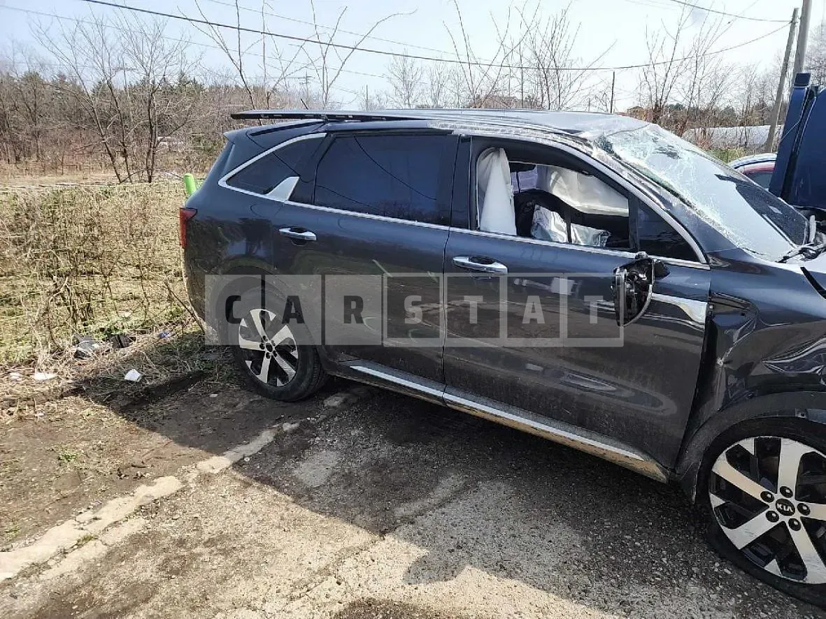 Photo 2 of 9: 2020 Kia Sorento 2.2 — Korean insurance auction