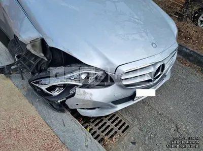 Photo 1 of 16: 2016 Mercedes-Benz E 200 — Korean insurance auction