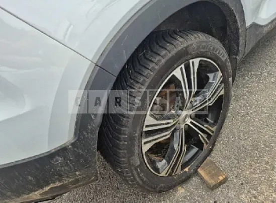 Photo 2 of 16: 2021 Volvo XC40 B4 AWD — Korean insurance auction