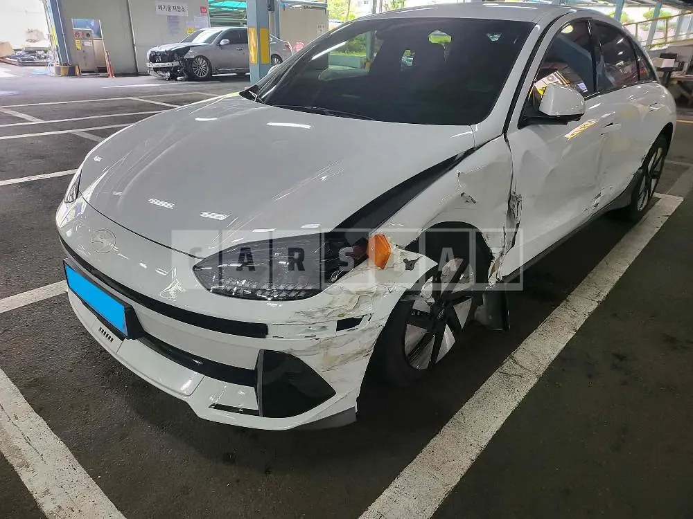 Photo 2 of 19: 2022 Hyundai IONIQ 6, VIN KMHM541AFPA008999 — Korean insurance auction