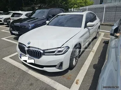 Photo 1 of 10: 2021 BMW 530i xDrive — Korean insurance auction