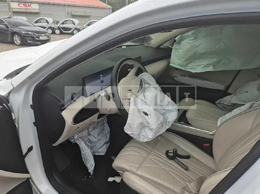 Photo 2 of 28: 2024 Genesis GV70 2.5T — Korean insurance auction