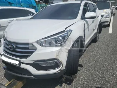 Photo 1 of 5: 2016 Hyundai Santa Fe, VIN KMHSW81UBGU668549 — Korean insurance auction