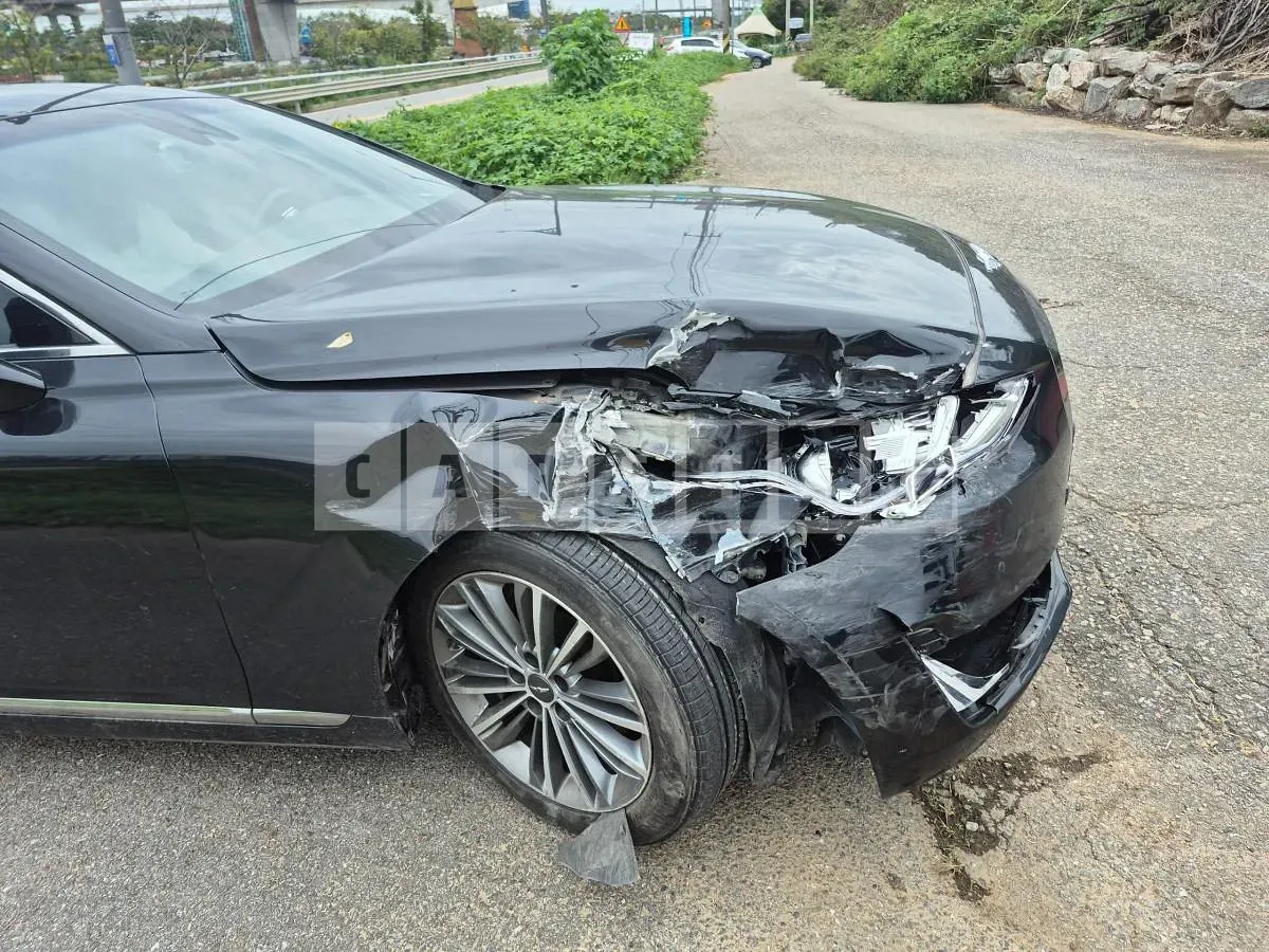 Photo 2 of 16: 2018 Genesis EQ900 — Korean insurance auction