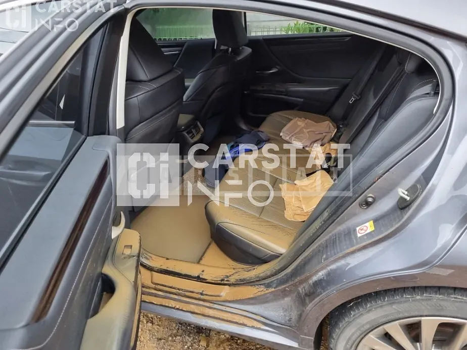 Photo 3 of 3: 2018 Lexus Subxus ES300h — Korean insurance auction