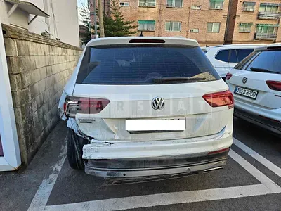 Photo 1 of 16: 2018 Volkswagen Tiguan Allspace 2.0 TDI — Korean insurance auction