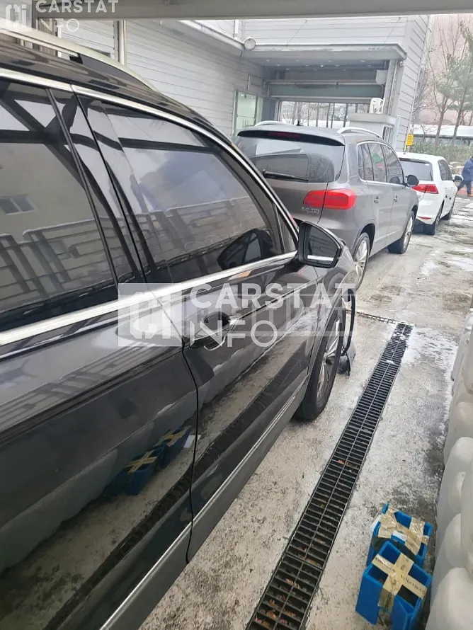 Photo 2 of 10: 2020 Volkswagen Tiguan 2.0 TDI, VIN WVGZZZ5NZLW812635 — Korean insurance auction