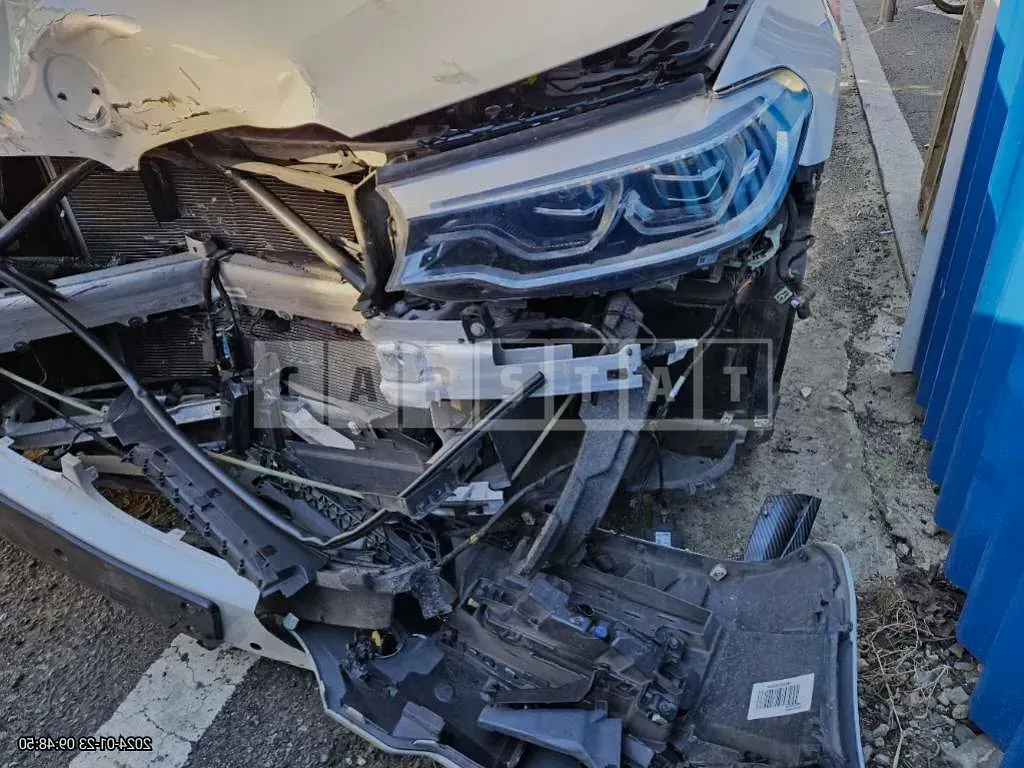 Photo 2 of 9: 2018 BMW 530i, VIN WBAJD3109JG970363 — Korean insurance auction