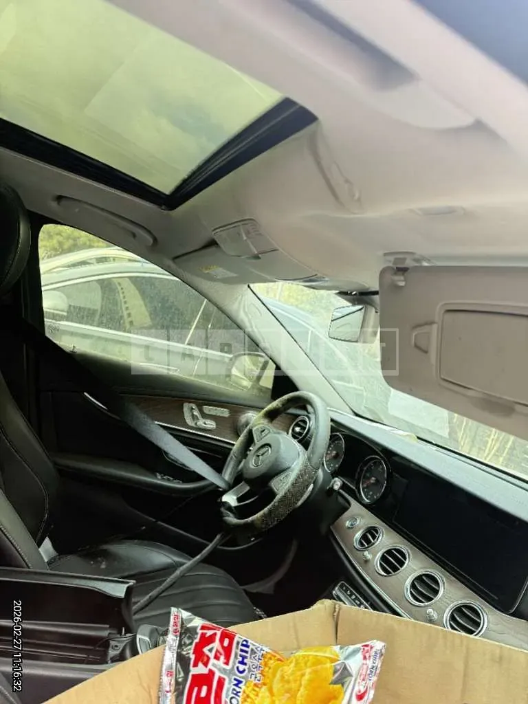 Photo 2 of 14: 2016 Mercedes-Benz E220 d — Korean insurance auction