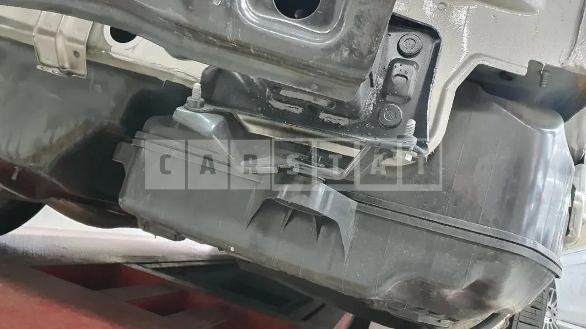 Photo 3 of 3: 2019 Mercedes-Benz (parts) C220d Urea Water Tank — Korean insurance auction