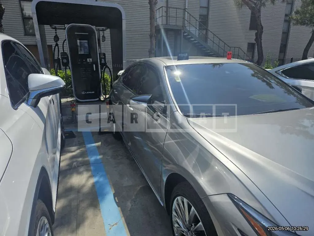 Photo 2 of 13: 2025 Lexus ES300h — Korean insurance auction