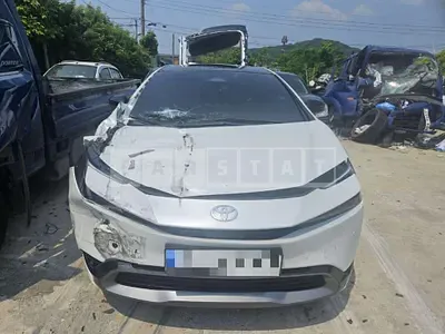 Photo 1 of 30: 2024 Toyota Prius 2WD — Korean insurance auction