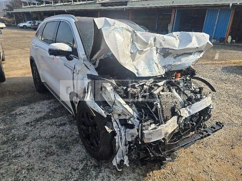 Photo 2 of 15: 2023 Kia Sorento Hybrid, VIN KNARK81GBRA240106 — Korean insurance auction