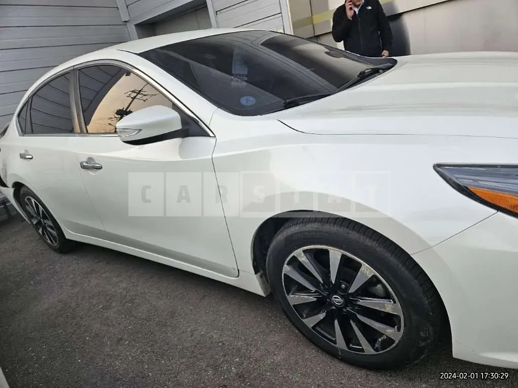 Photo 2 of 19: 2018 Nissan Altima 2.5, VIN 1N4AL3AP4JC163555 — Korean insurance auction
