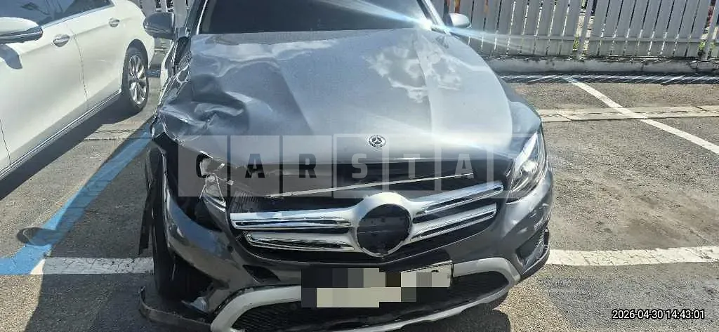Photo 2 of 37: 2019 Mercedes-Benz GLC350 e 4Matic — Korean insurance auction