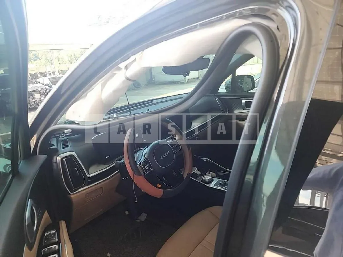 Photo 2 of 18: 2023 Kia Sorento 4WD — Korean insurance auction