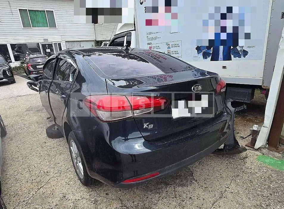 Photo 2 of 7: 2017 Kia Kz — Korean insurance auction