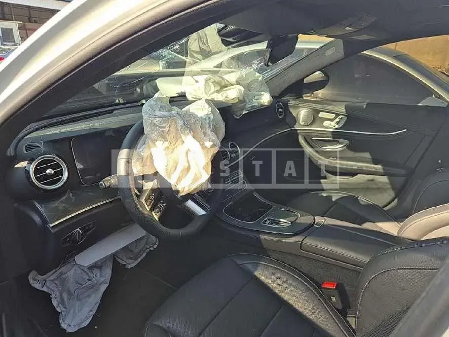 Photo 2 of 11: 2022 Mercedes-Benz E220 d 4Matic — Korean insurance auction