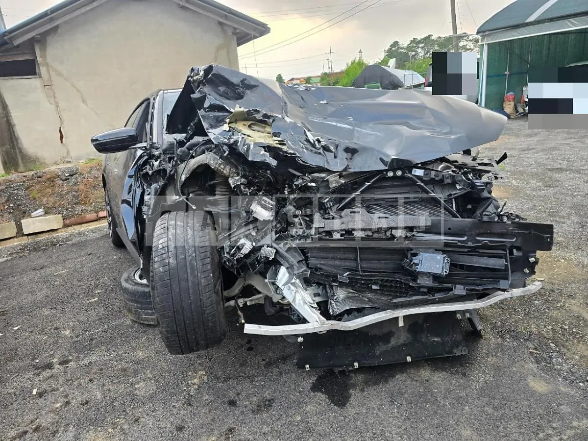 Photo 2 of 8: 2023 BMW i4 eDrive40 — Korean insurance auction