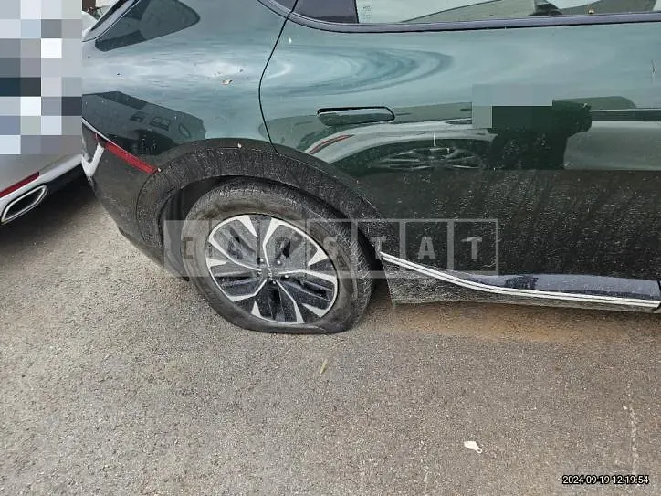 Photo 2 of 17: 2023 Kia EV6 4WD — Korean insurance auction