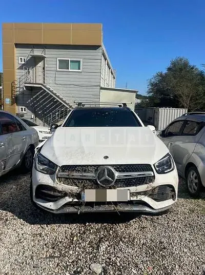 Photo 1 of 11: 2022 Mercedes-Benz GLC300 4Matic — Korean insurance auction