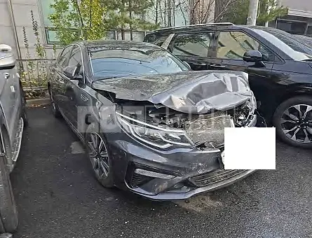 Photo 2 of 23: 2019 Kia K5 — Korean insurance auction