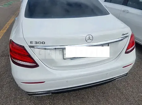 Photo 2 of 7: 2019 Mercedes-Benz E 300 4Matic — Korean insurance auction