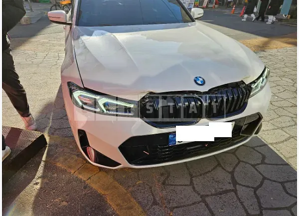 Photo 2 of 42: 2023 BMW 320i, VIN WBA61FS06PFN66885 — Korean insurance auction