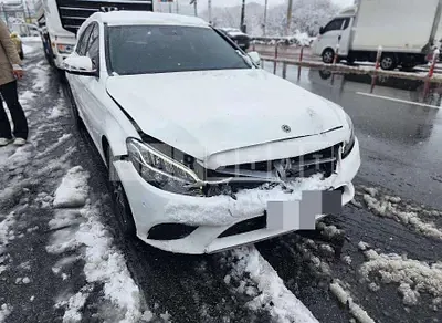 Photo 1 of 10: 2019 Mercedes-Benz C 200 — Korean insurance auction
