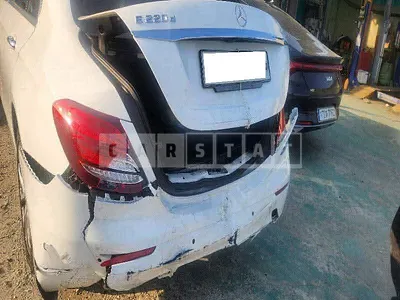 Photo 1 of 24: 2019 Mercedes-Benz E220d 4Matic, VIN WDDZF0FB4KA673312 — Korean insurance auction