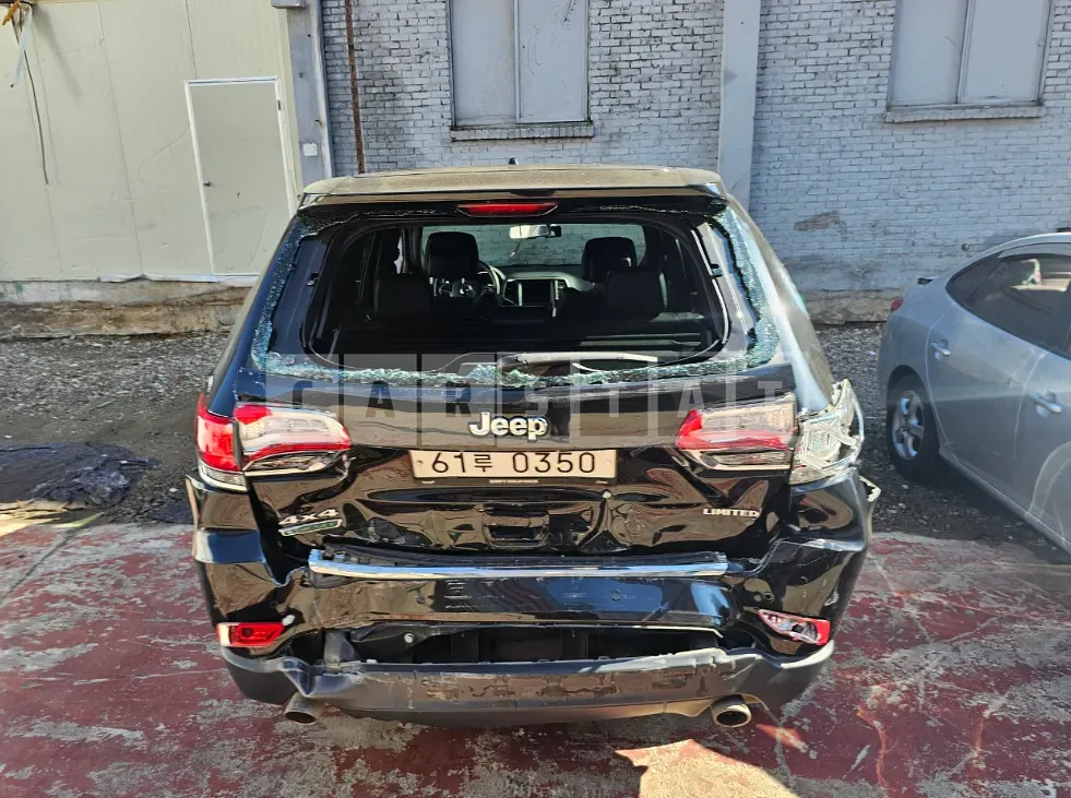 Photo 2 of 3: 2016 Jeep Straw Grand Cherokee — Korean insurance auction