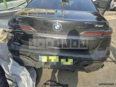 Photo 1 of 33: 2025 BMW 740i xDrive — Korean insurance auction