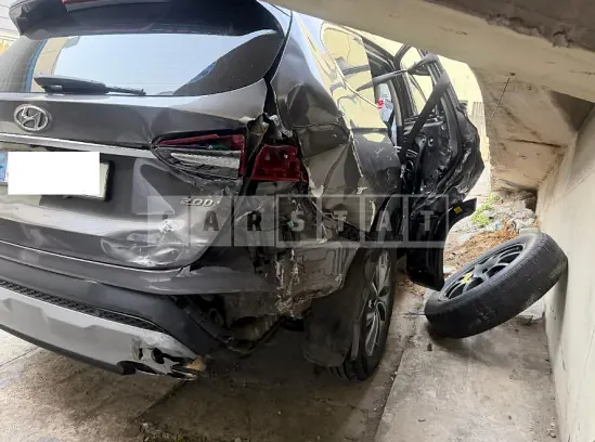 Photo 2 of 9: 2019 Hyundai Santa Fe, VIN KMHS281BBKU060819 — Korean insurance auction