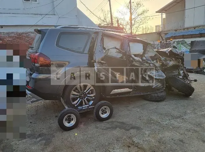Photo 2 of 27: 2021 Kia Mojave 3.0 (4WD), VIN KNAKN814DMA229792 — Korean insurance auction