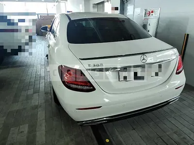 Photo 1 of 48: 2018 Mercedes-Benz E300 4Matic — Korean insurance auction