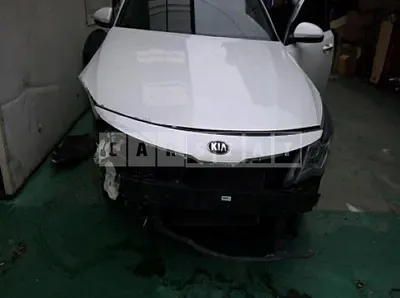 Photo 1 of 15: 2019 Kia K5 — Korean insurance auction