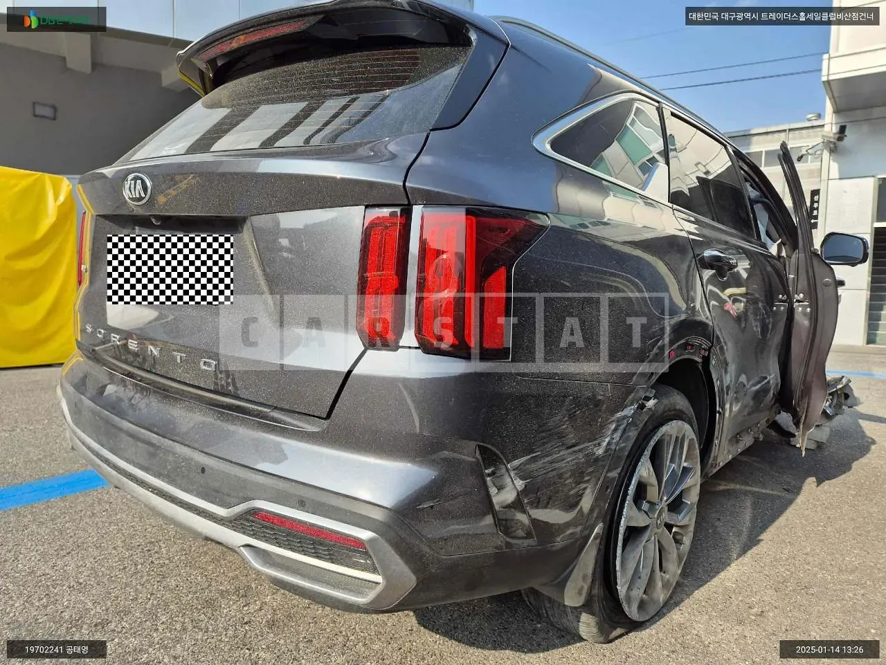 Photo 2 of 21: 2020 Kia Sorento, VIN KNARK81BHMA038452 — Korean insurance auction