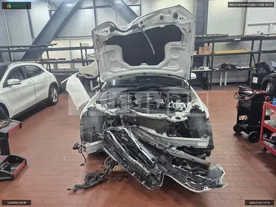 Photo 1 of 8: 2019 Mercedes-Benz E300 4Matic, VIN WDDZF4KB8KA693785 — Korean insurance auction
