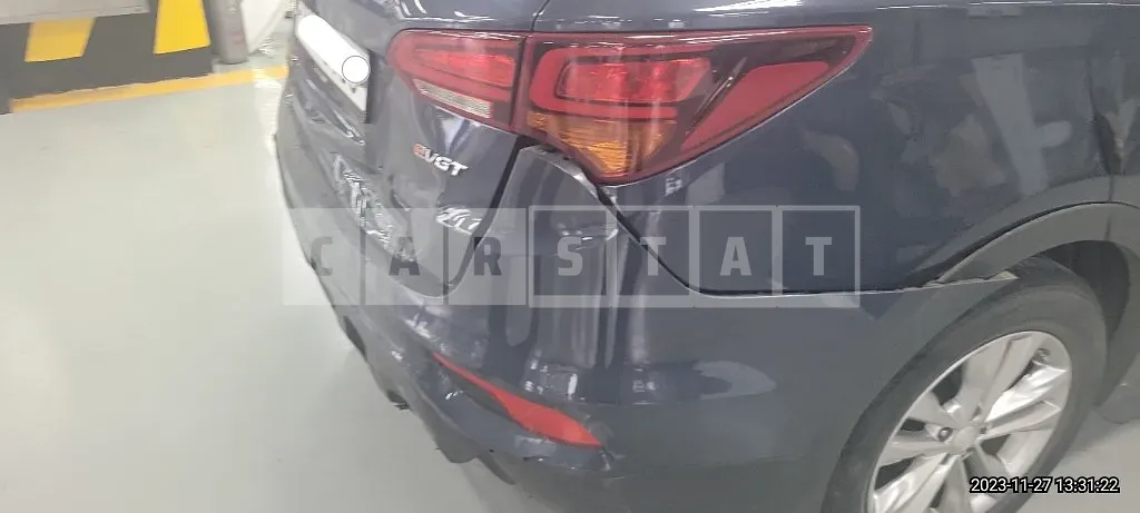 Photo 2 of 14: 2017 Hyundai Santa Fe, VIN KMHSW81UBHU768619 — Korean insurance auction