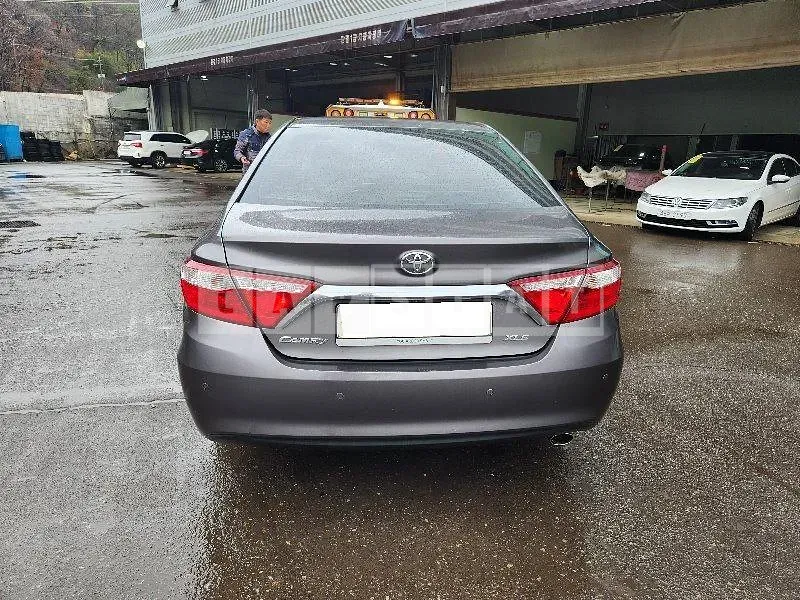 Photo 2 of 48: 2017 Toyota Camry, VIN 4T1BF1FK3HU747159 — Korean insurance auction