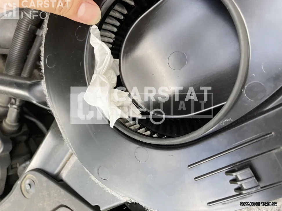 Photo 2 of 9: 2014 BMW Calm 520d xDrive — Korean insurance auction