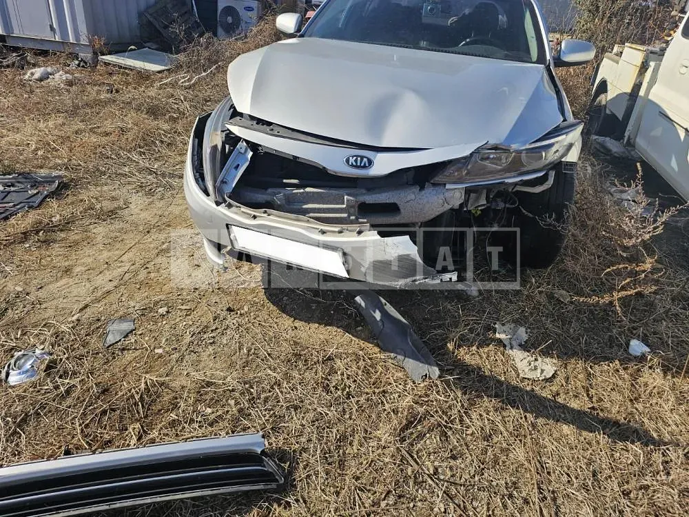 Photo 2 of 9: 2015 Kia K5, VIN KNAGN418BGA623703 — Korean insurance auction
