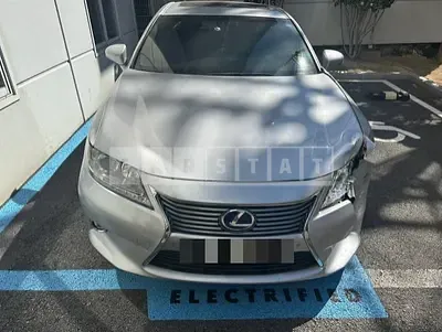 Photo 1 of 11: 2014 Lexus ES300h, VIN JTHBW1GG6F2079878 — Korean insurance auction