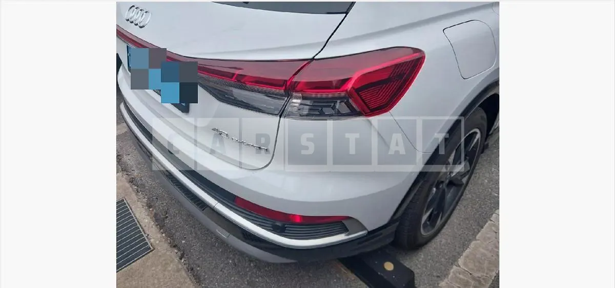 Photo 2 of 27: 2022 Audi Q4 e-tron 40 — Korean insurance auction