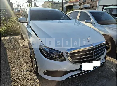 Photo 1 of 15: 2019 Mercedes-Benz E220d — Korean insurance auction