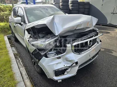 Photo 1 of 32: 2019 Volvo XC40T4 AWD — Korean insurance auction